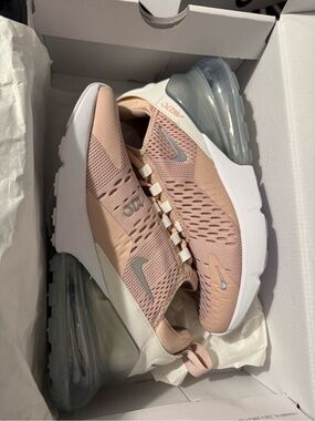 Nike 270 shoes